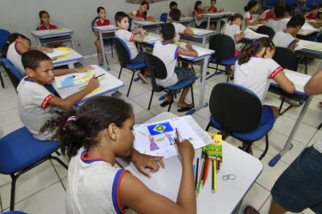 Salários de trabalhadores da educação de Mato Grosso está entre os melhores do Brasil