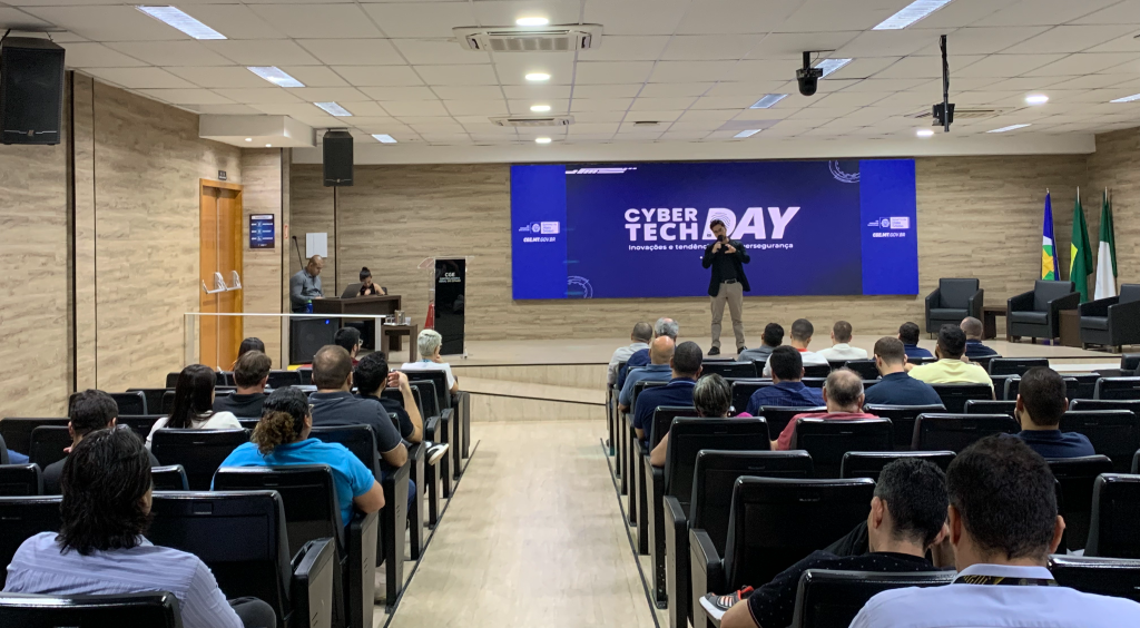 Especialistas e servidores discutem segurança digital e estratégias de proteção contra ciberataques no CyberTech Day 2024