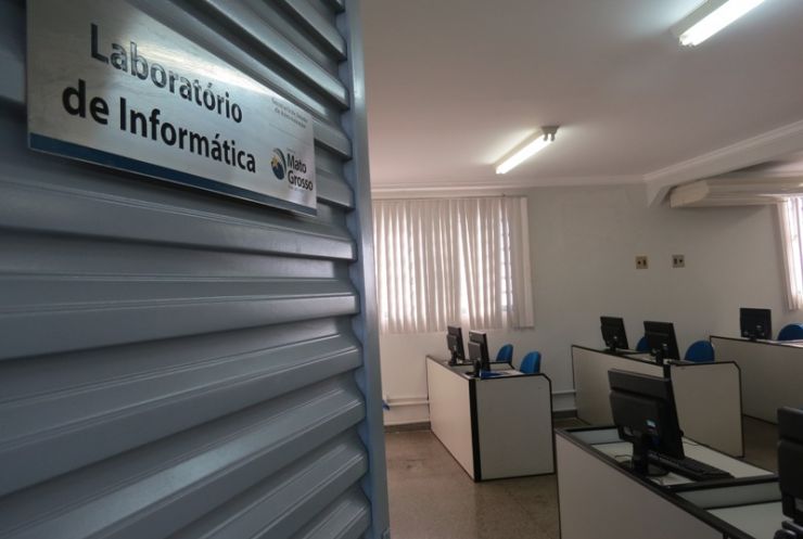 Escola de Governo inaugura novo laboratório de informática