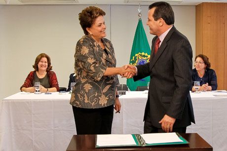 Mato Grosso terá R$ 2,1 bilhões para investir em ligação asfáltica e nas obras do VLT