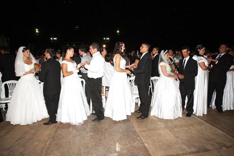 Fotos do Casamento Comunitário já estão no site