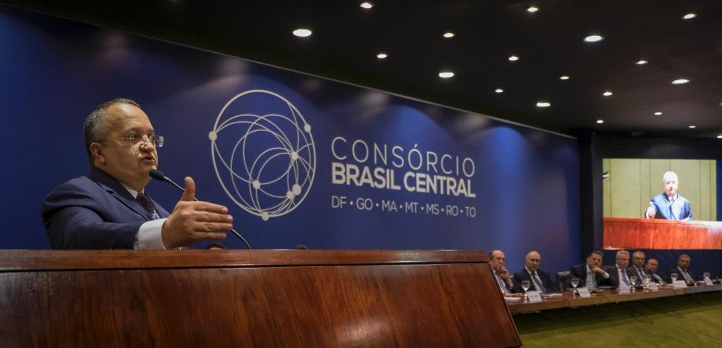 Taques é empossado presidente do Consórcio Brasil Central