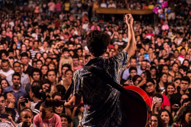 15 mil pessoas lotam shows na Arena Pantanal